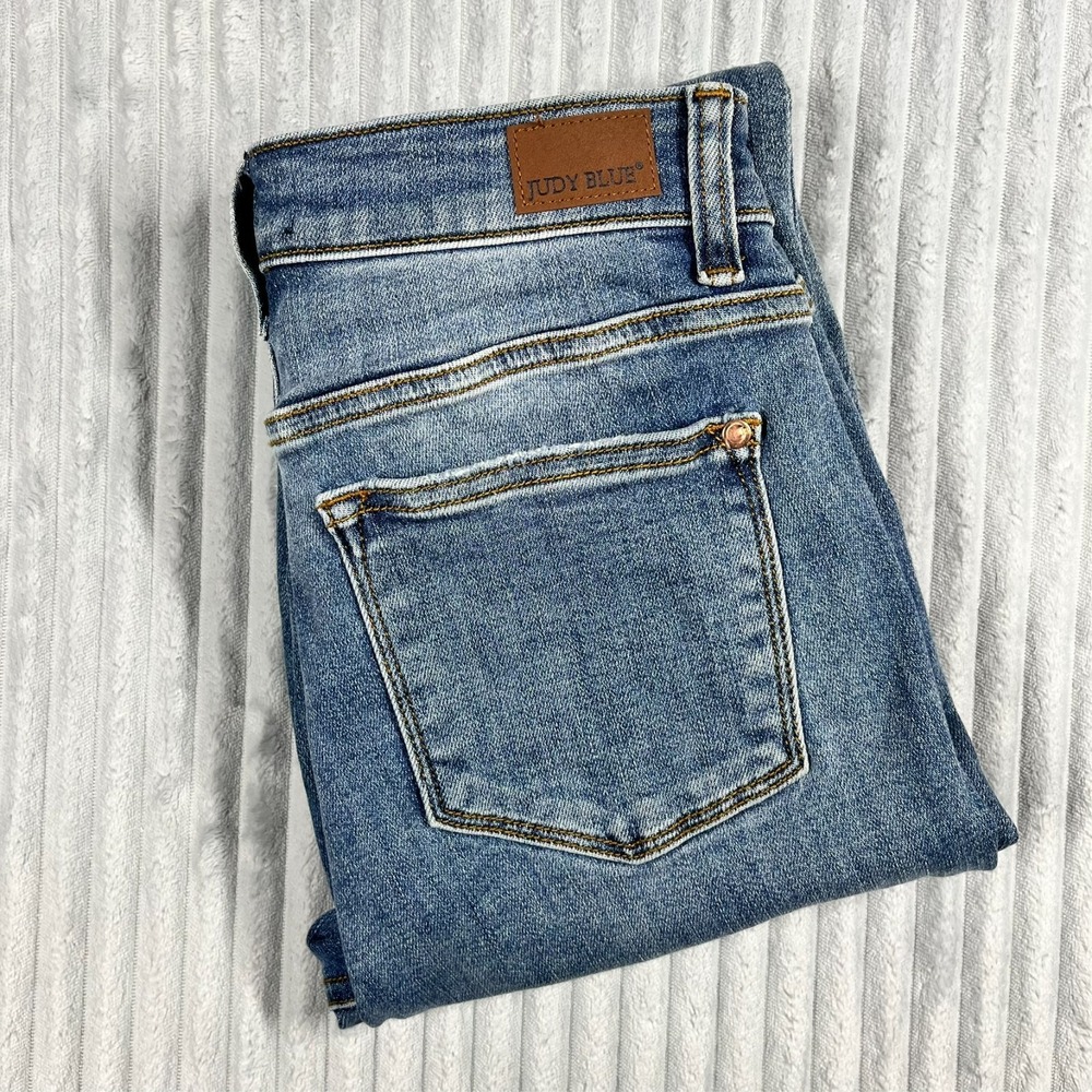 Judy Blue Relaxed‎ Fit Women's Jeans Size 3/26 Distressed Medium Wash Fits 27x28